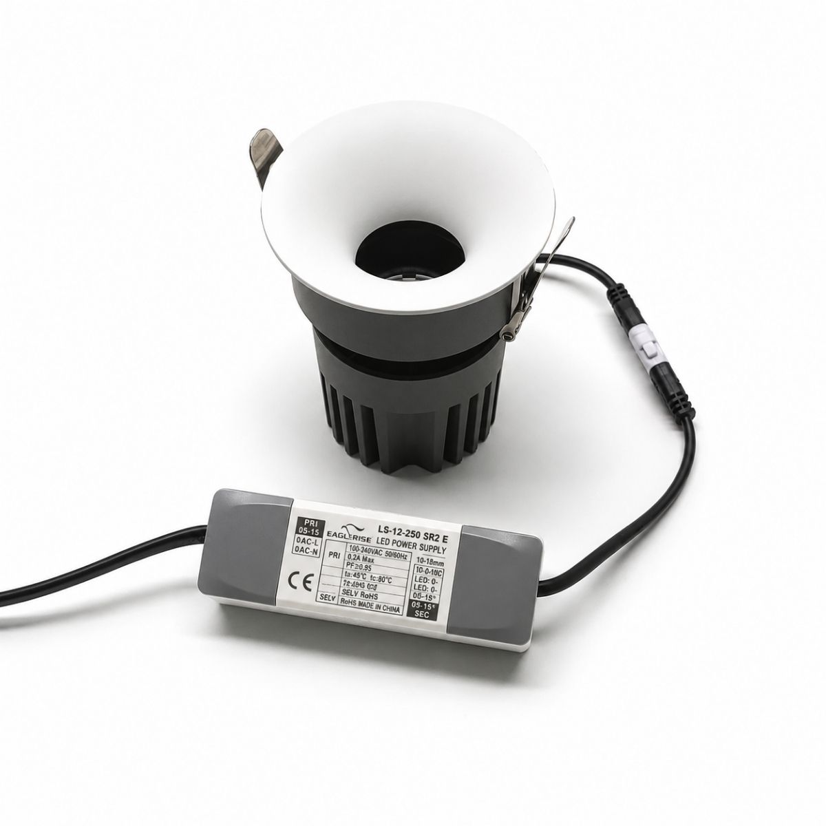 phần miệng chóa được tạo hình loe cong